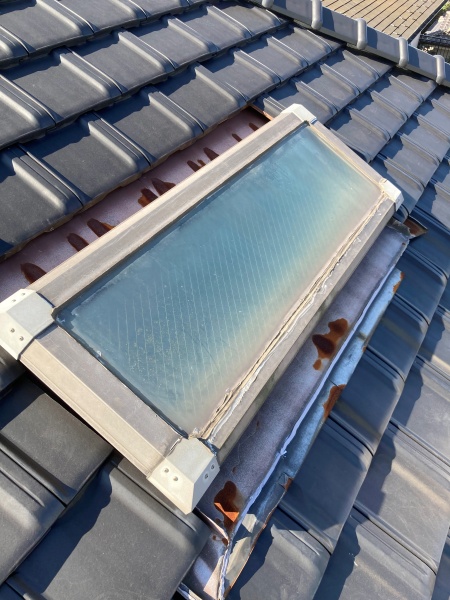 屋根の雨漏り修理工事