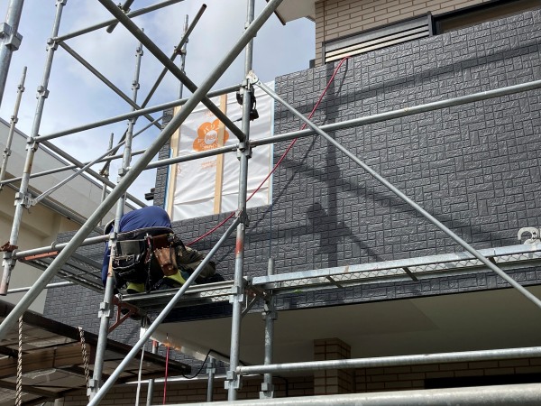 ベランダの外壁修理工事