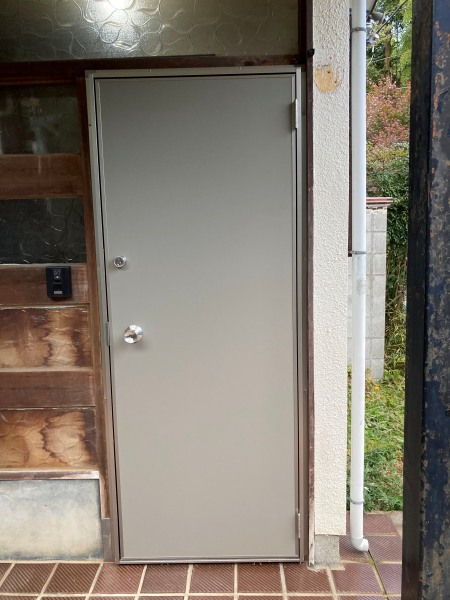 ドアの交換工事