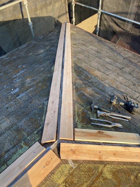 屋根の修理工事