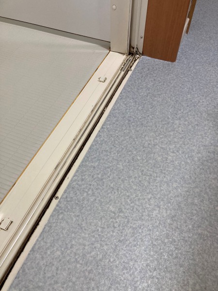 お風呂入り口下枠クリーニング