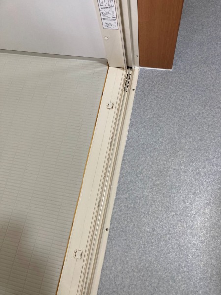 お風呂入り口下枠クリーニング