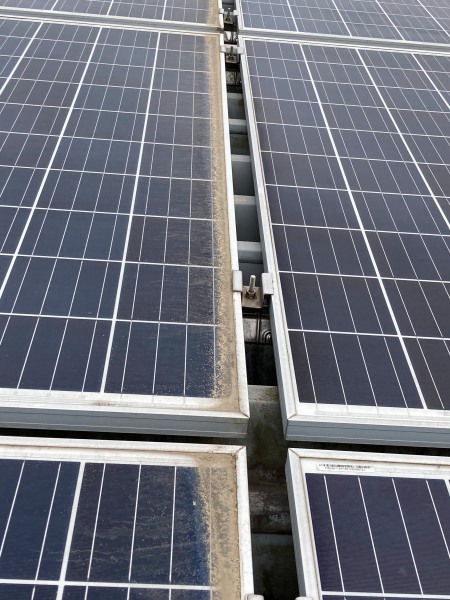 太陽光パネル洗浄工事