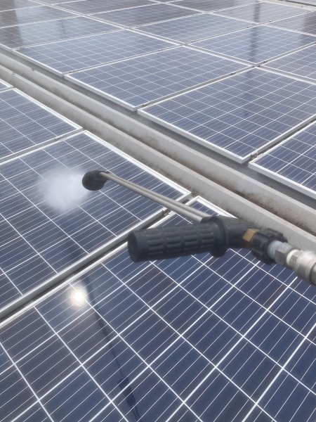 太陽光パネル洗浄工事